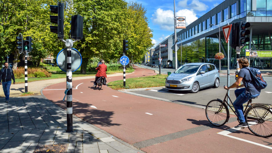 delft-holland-wherecarswaitforalkersandbicyclists.jpeg