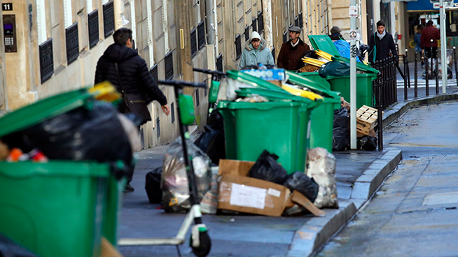 parisandmarseilletrashstrike.jpg