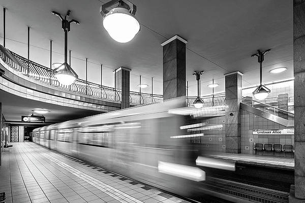 platformatlindaueralleesubwaystationinberlingermany.jpg