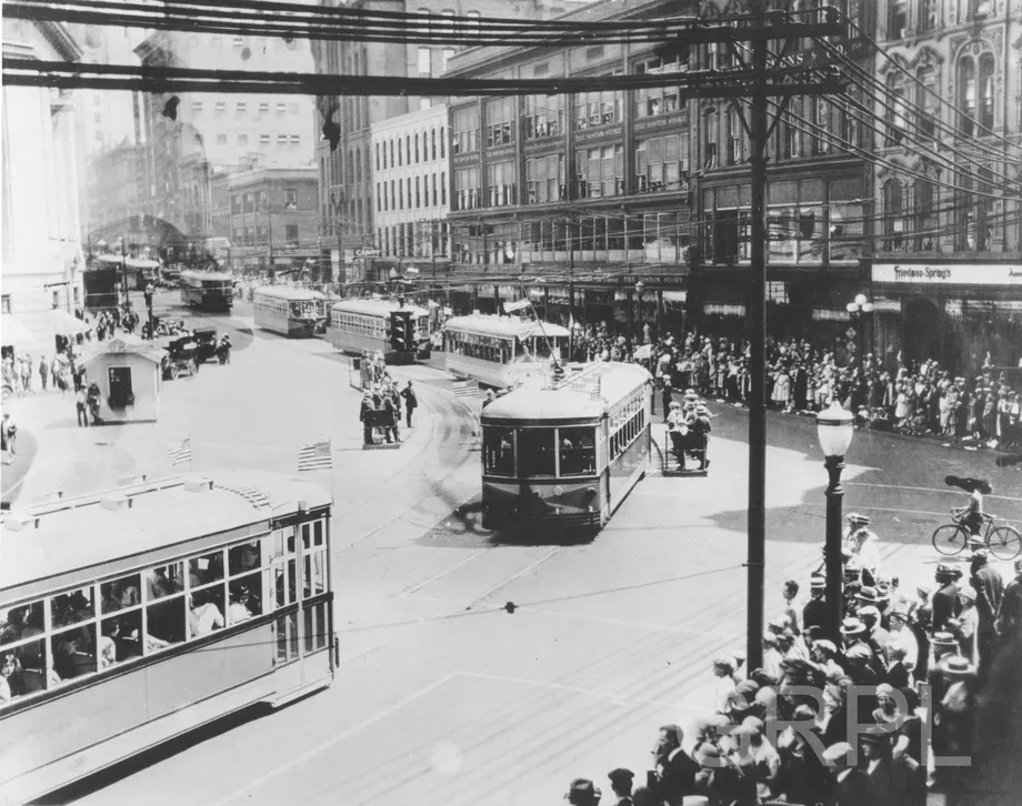 trolley-grandrapidsmichigan.jpg